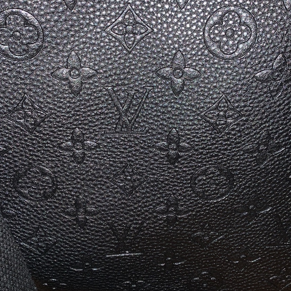 NWT designer inspired faux black leather with faux fur pet carrier. - Picture 9 of 10